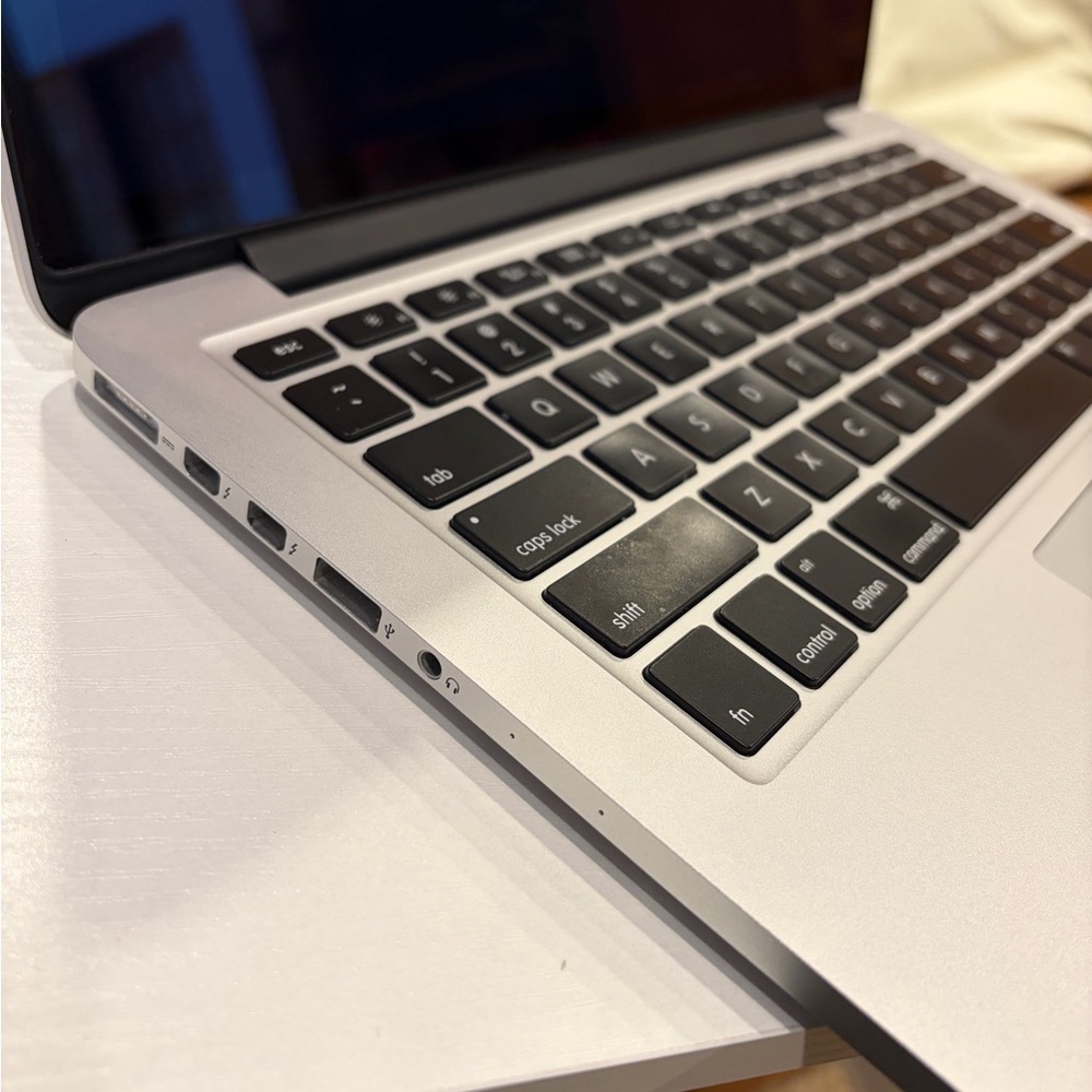 2015 MacBook Pro - Picture 3 of 7